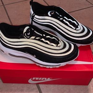 Nike mens sneakers
